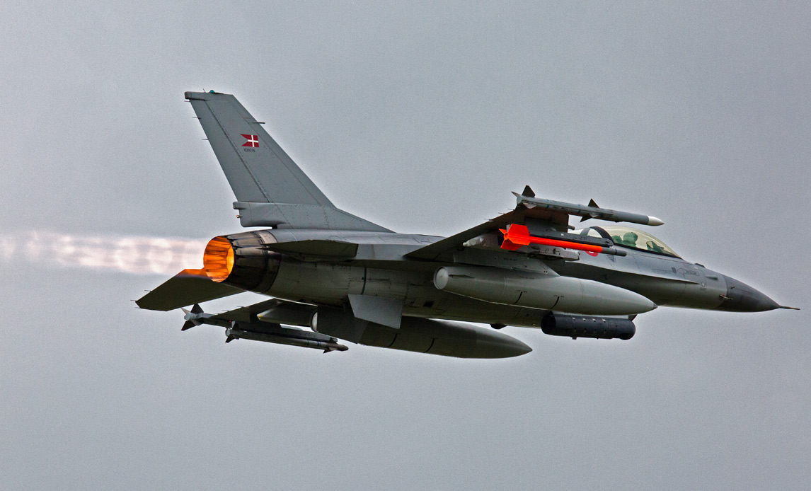 F-16